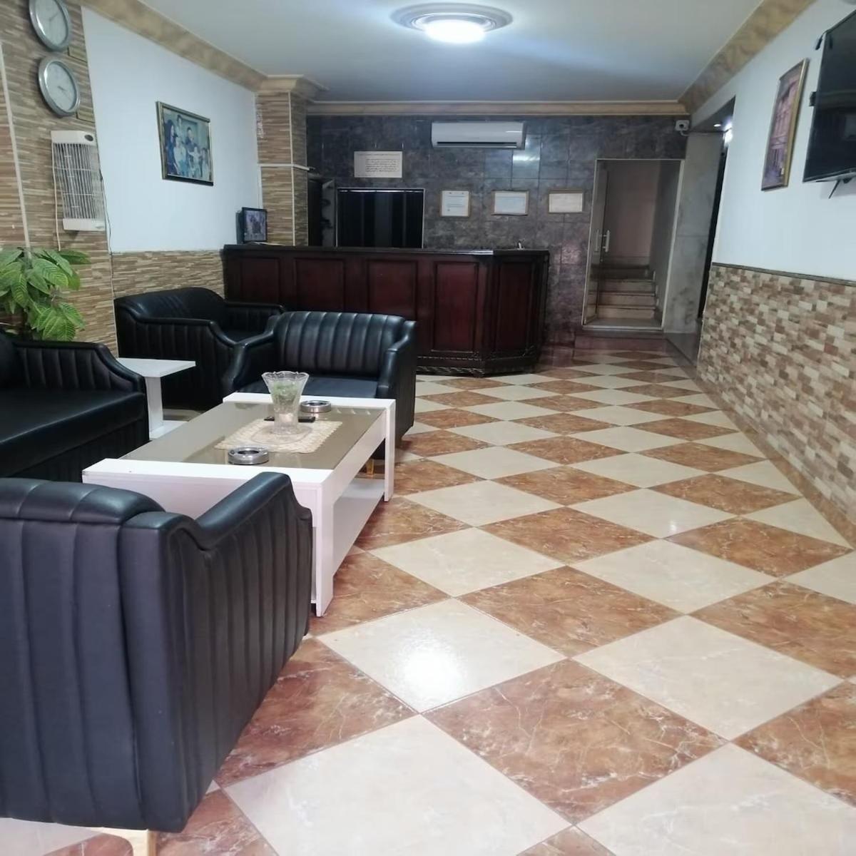 Al-Nujoom Hotel Suites Amã Exterior foto